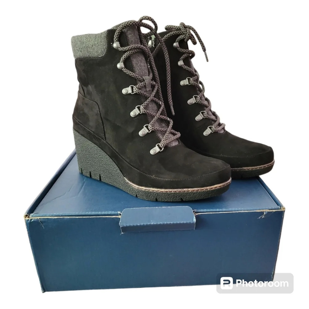 Dr Scholls Microfiber LADA black wedge‎ boot